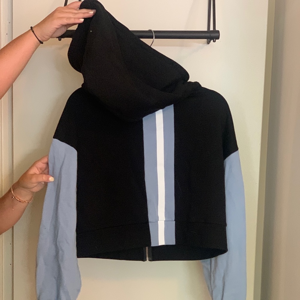 Etre Cecile designer crop hoodie